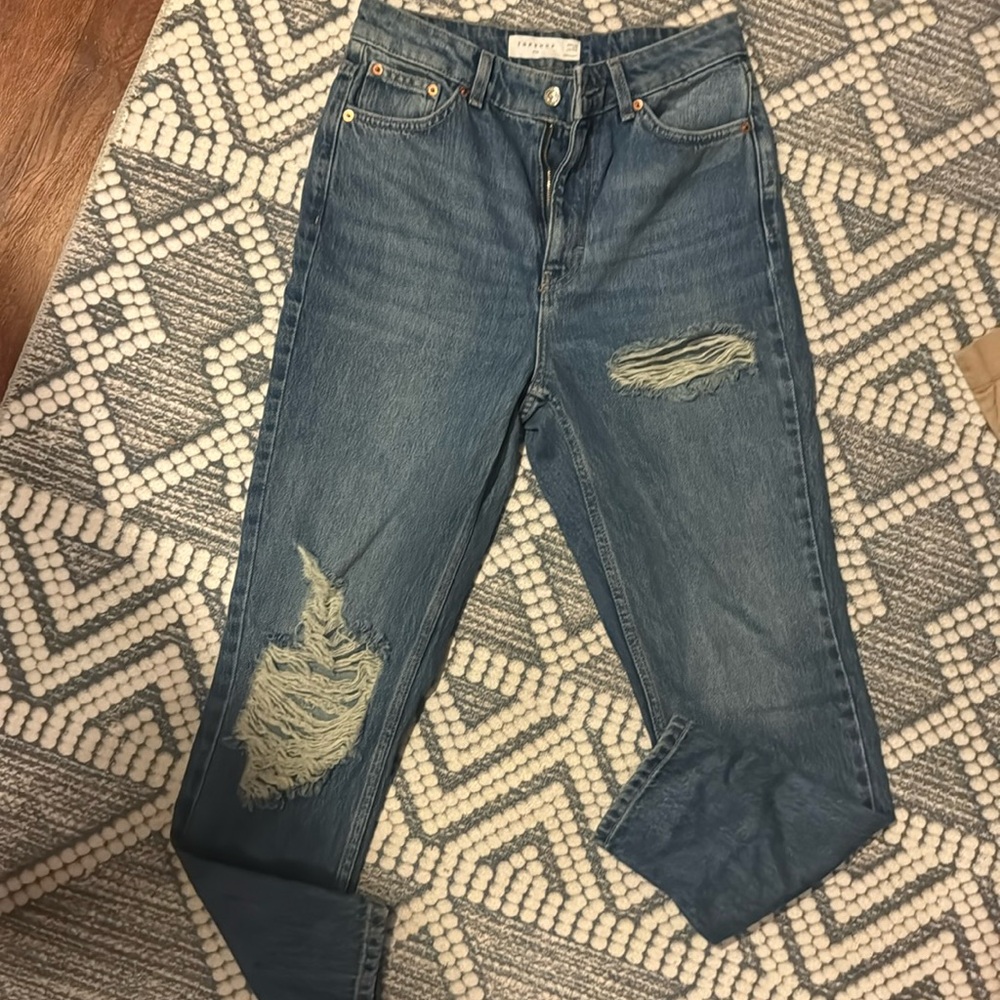 **SOLD**BNWOT Top shop distressed high waisted mom jeans size 6.